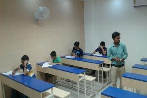 Is There a Separate Batch for JEE Advanced Aspirants at Gyan Mudra Group?
