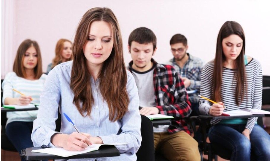 What facilities are provided by the Best SSC Classes Institute in Ghaziabad in Gyan Mudra Group?